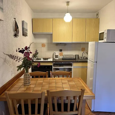 T2 Avec Terrasse Et Parking A - Fr-1-251-907
